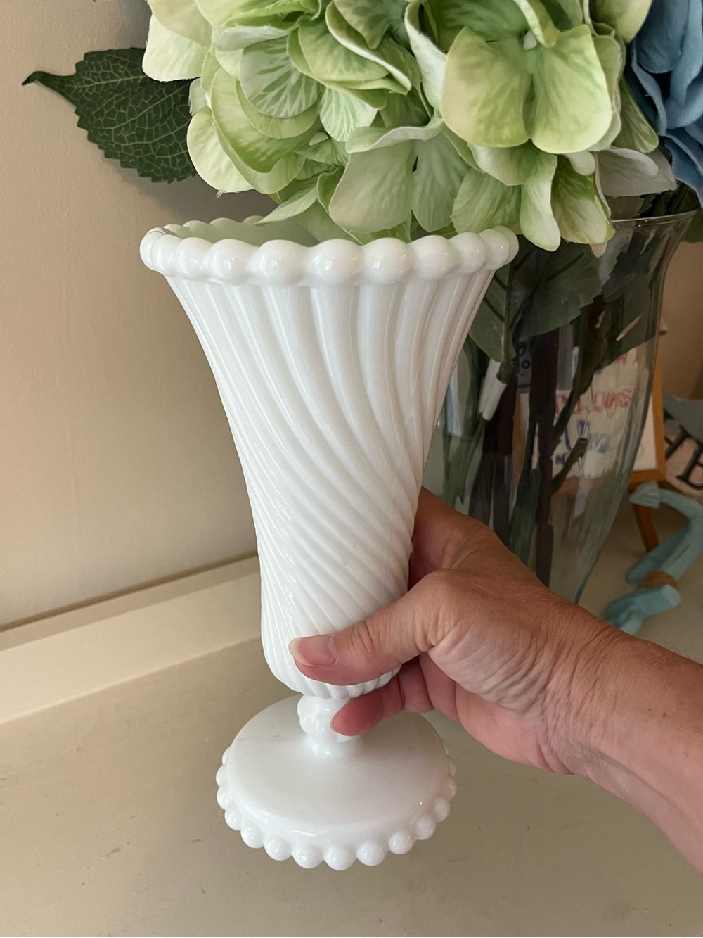 Vintage WESTMORELAND Vase Swirl and Ball Pattern Flared Milk Glass Pedestal Vase - Picture 3 of 13